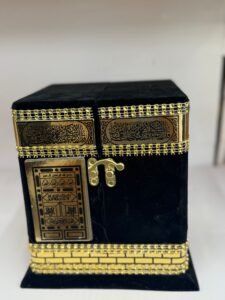 Scatola Decorativa a Forma di Kaaba in Velluto – Regalo Islamico E Decorazione Per la Casa